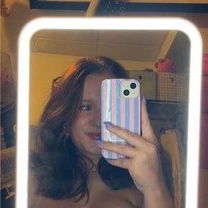 Meet your Posher, Dakota